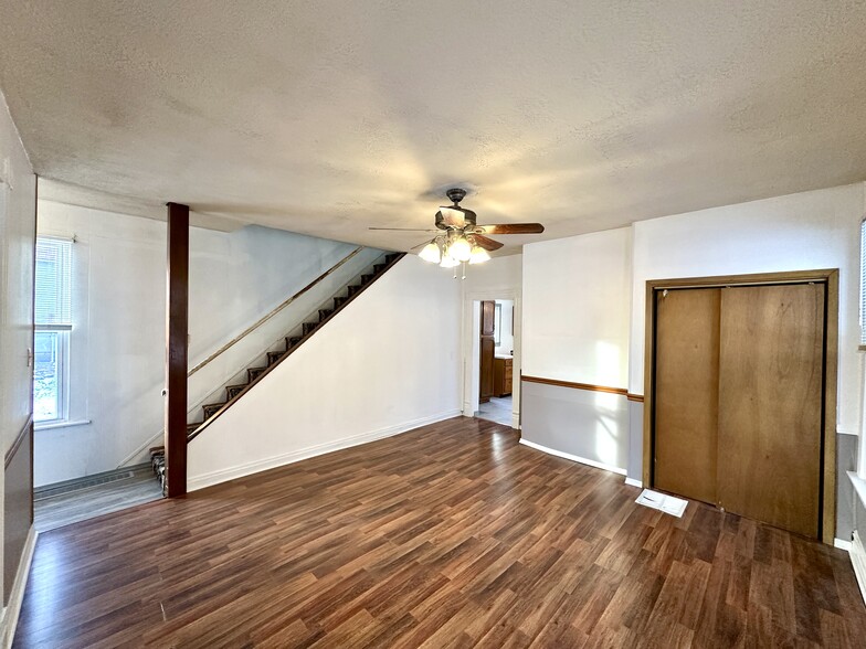 Building Photo - 923 Franklin Ave