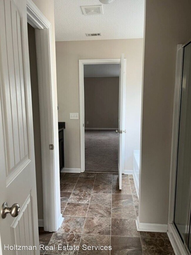 Building Photo - 4 br, 2.5 bath House - 1511 Bayberry Drive