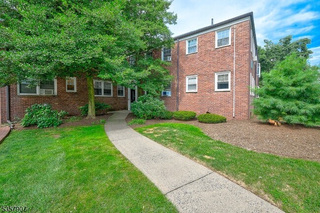 Primary Photo - 349 Bloomfield Ave