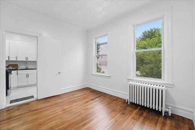 Building Photo - 144 Nelson Ave