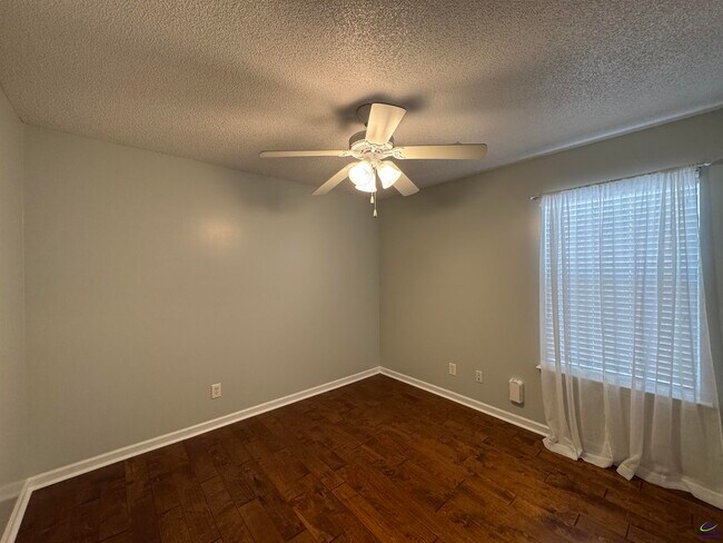 Building Photo - 207 S Houston Springs Blvd