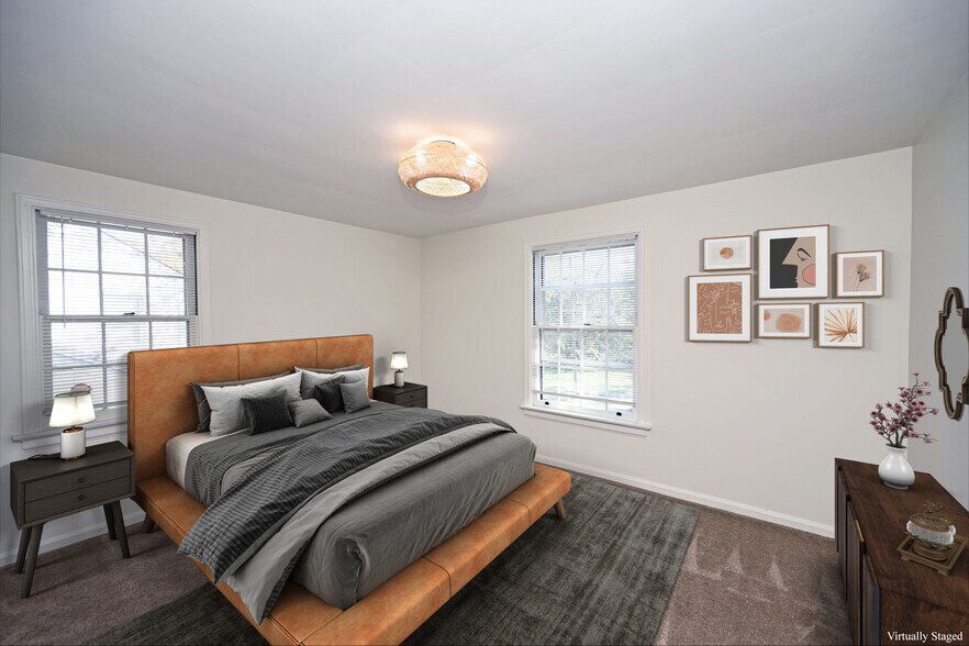 Building Photo - 5698 Euclid Rd