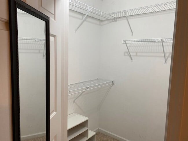 Building Photo - Desirable 1 Bed/1 Bath Condo in Very Conve...