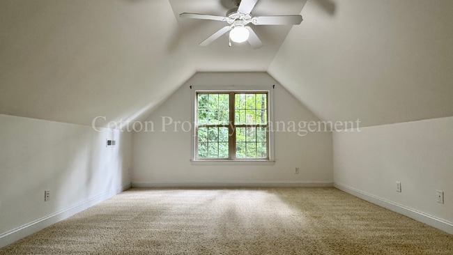 Building Photo - 8854 Plantation Landing Dr
