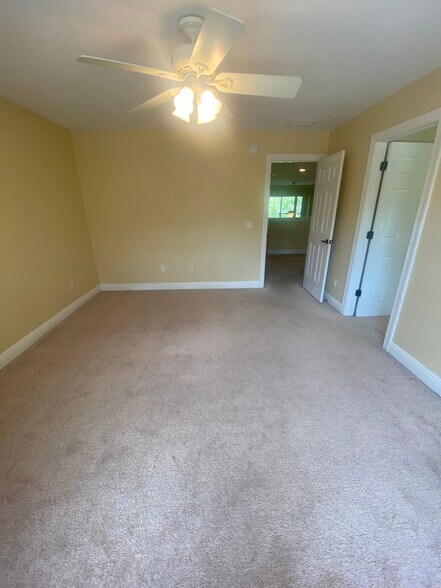 Building Photo - 241 Valencia Cir