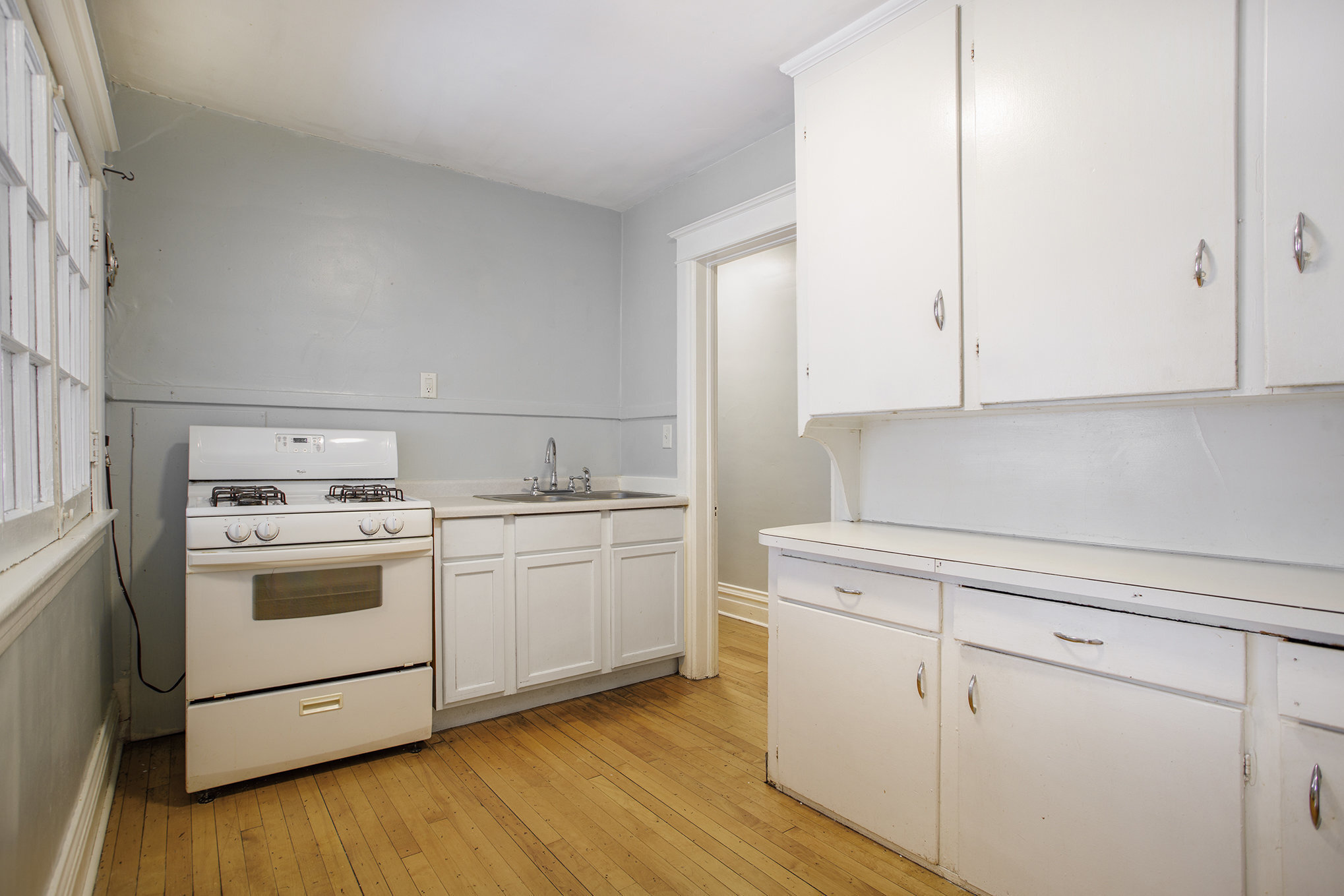 Kitchen - 310 W Vine St