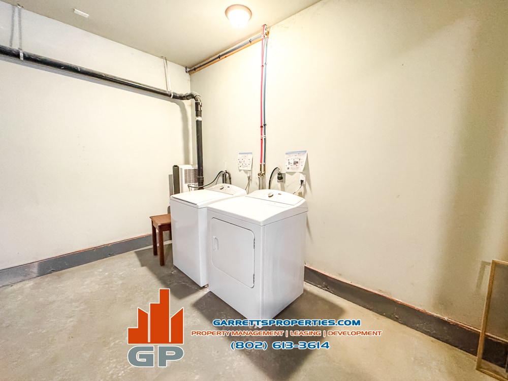 Building Photo - 1698 Winch Hill Rd