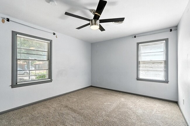 Building Photo - 3625 N 9th St