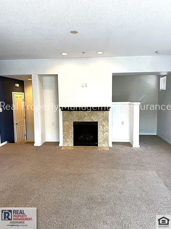Building Photo - 10733 NE Red Wing Way