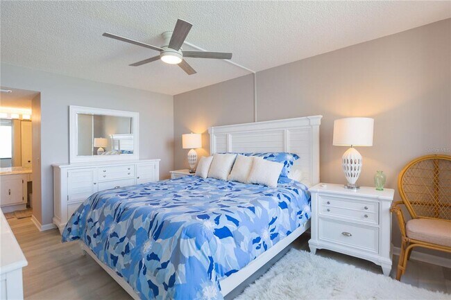 Building Photo - 5729 Del Sol Blvd