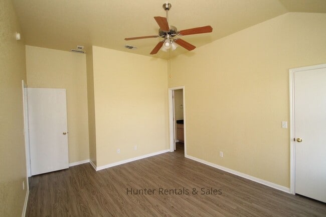 Building Photo - Awesome Three-Bedroom Across From Maxdale ...