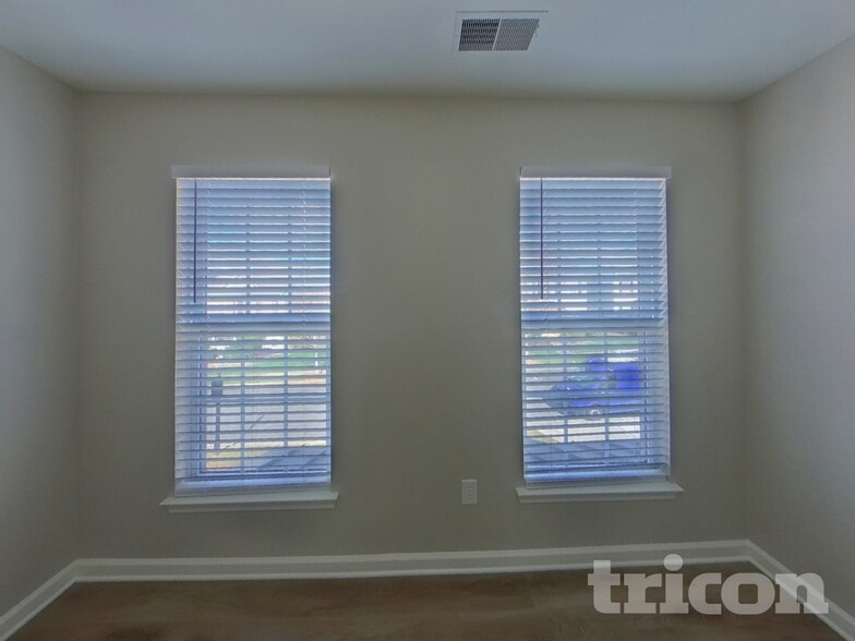 Building Photo - 11821 Royal Castle Ct