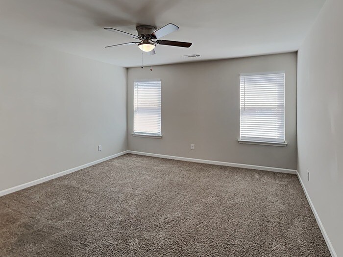 Building Photo - 30 Daniel Ln