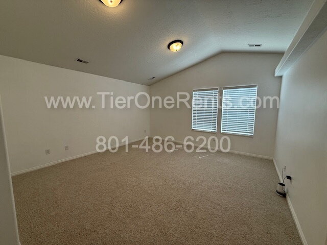Building Photo - NO DEPOSIT option available for qualified ...