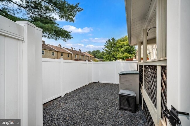Building Photo - 20 Gatehouse Ln