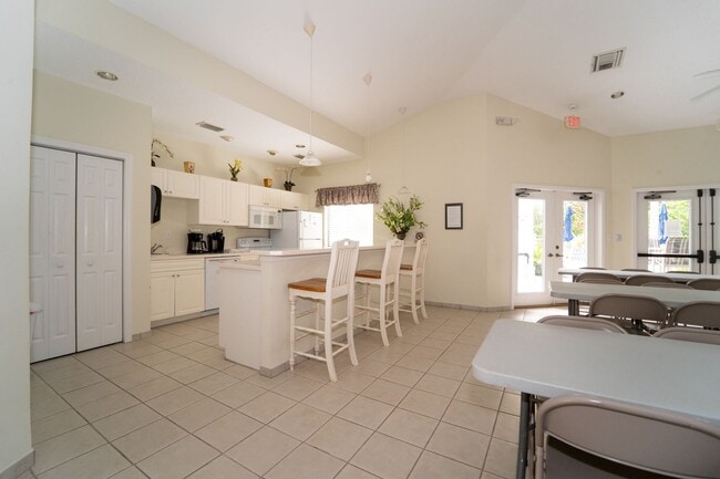 Building Photo - Belle Haven 2-Bedroom Condo with Pond View and Garage