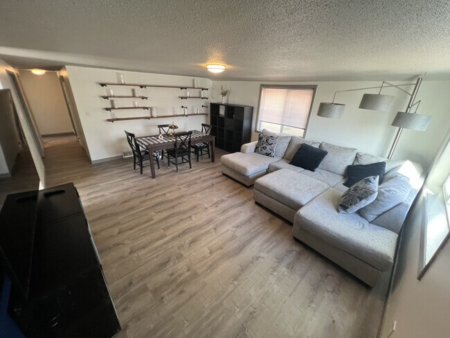 Building Photo - 205 16th Ave Ct