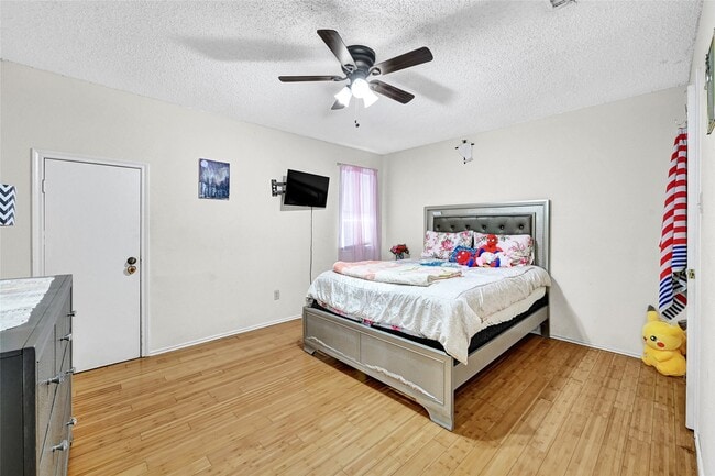 Building Photo - 13523 Pasa Robles Ln
