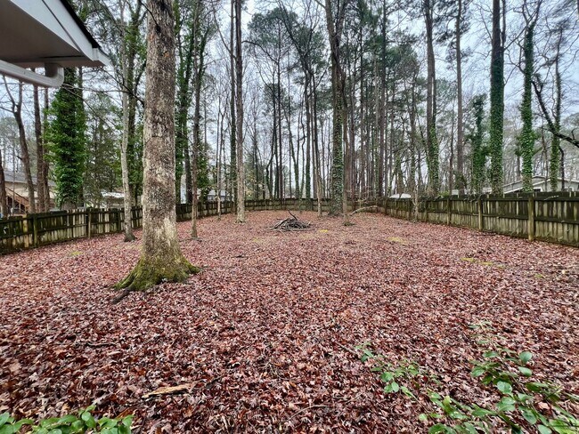 Building Photo - 805 Castalia Dr