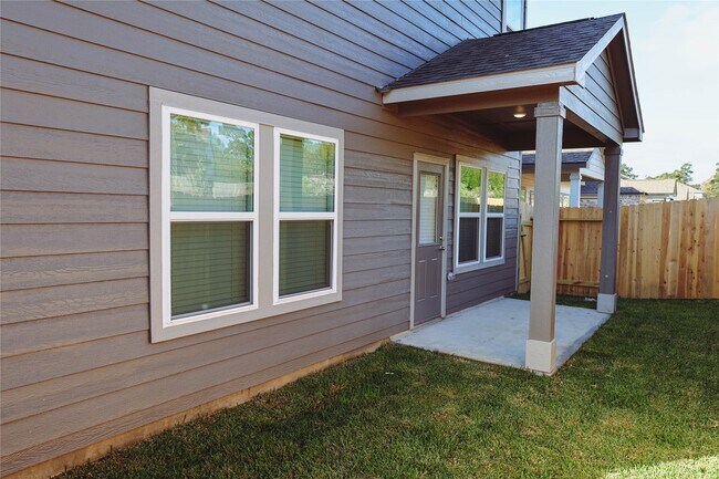 Building Photo - 8582 Blueberry Ash St