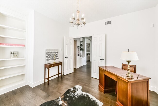 Building Photo - 1322 Blackthorne Dr