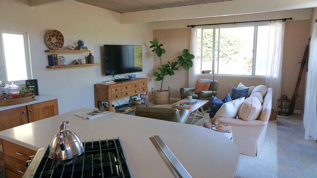 Building Photo - THE BEACH IS YOUR BACKYARD! Light & Bright...