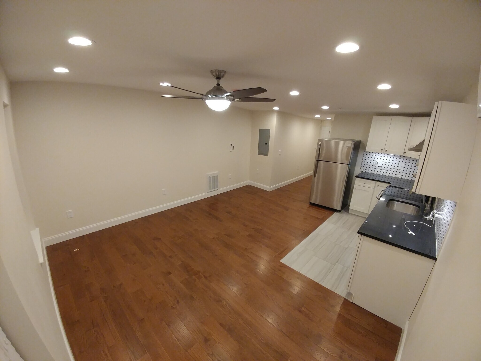 Building Photo - 520 N 15th St