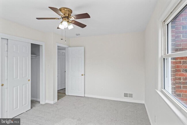 Building Photo - 4502 Henderson Rd
