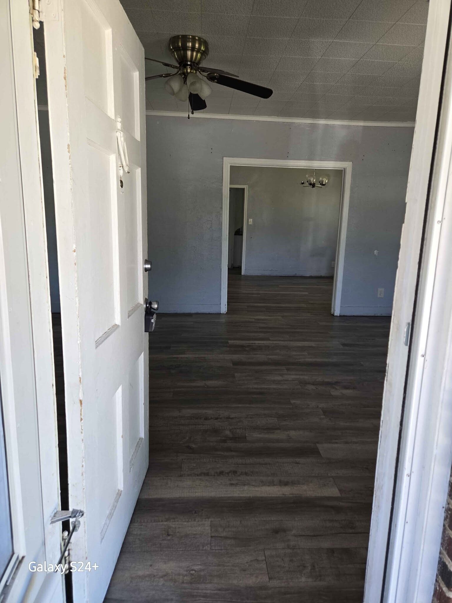 Building Photo - 1102 S Western St