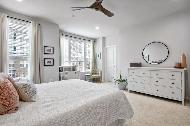 Building Photo - Modern 3-bedroom, 2.5-bath Townhouse!