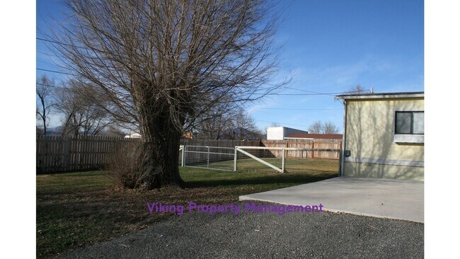 Building Photo - 687 NW Apollo