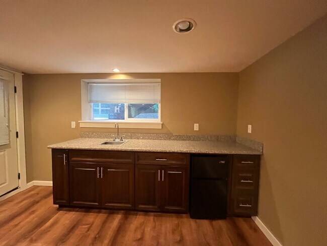 Building Photo - Fabulous NE Portland 2 bedroom 2 bathroom ...