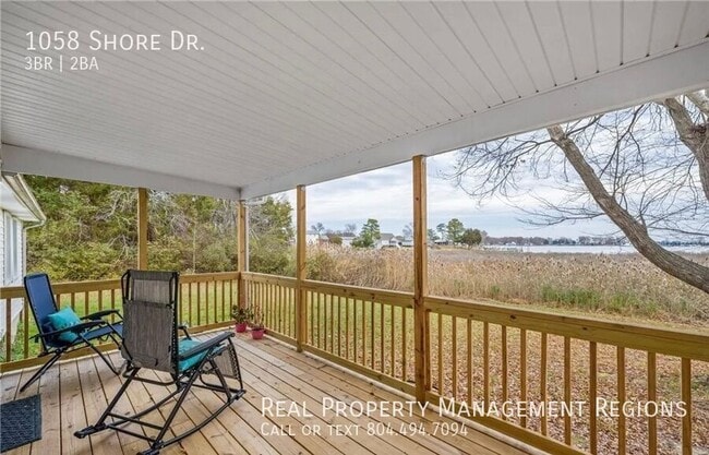 Building Photo - 1058 Shore Dr