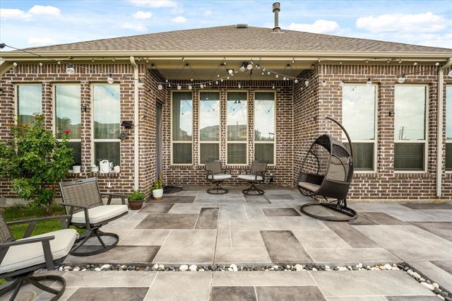 Building Photo - 352 Long Meadow Way