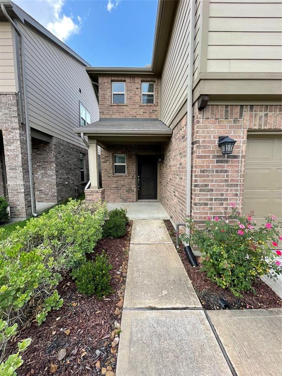 Building Photo - 15827 Copper Oak Ln