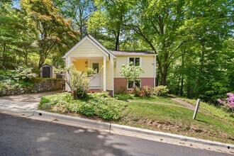 Building Photo - 3 Bed 1.5 Bath - Takoma Park Cottage - Mov...