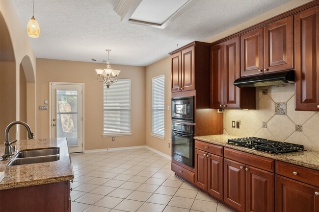 Building Photo - 8406 Oak Villa Ct