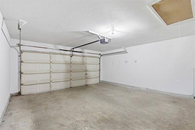 Building Photo - 508 Battlecreek Ln