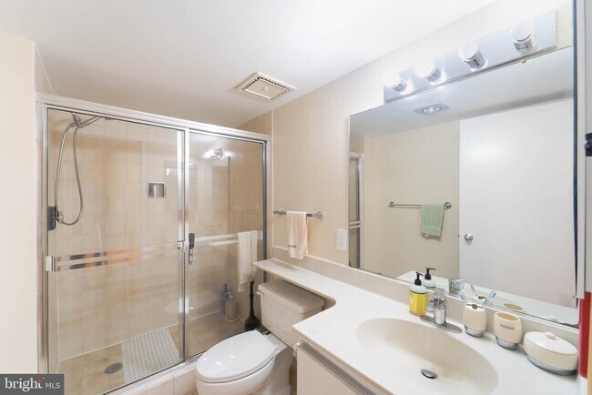 Building Photo - 1808 Old Meadow Rd