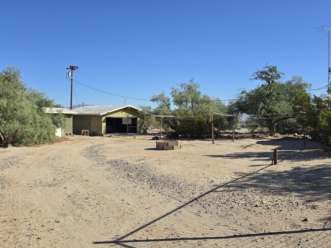 Building Photo - For Rent – Private Desert Retreat in Wonde...