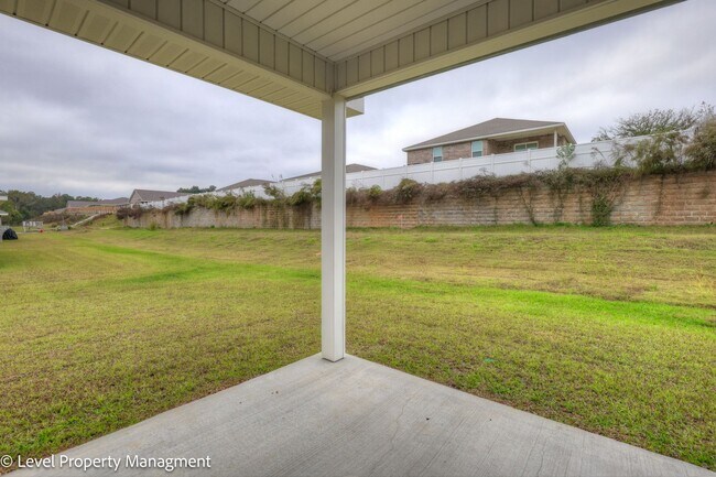 Building Photo - Stunning 4 Bedroom 2 Bath Home in Fairhope Falls Community