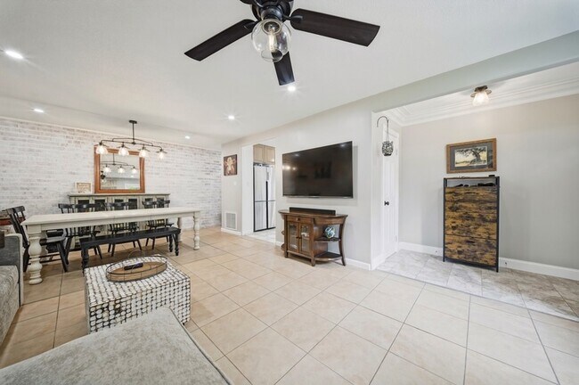 Building Photo - 1317 Faraid Ln