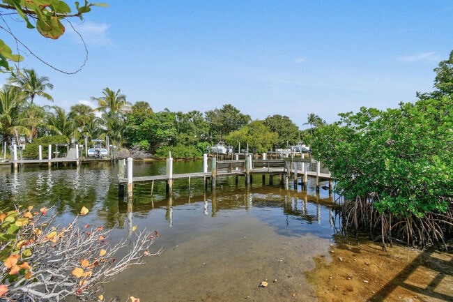 Building Photo - 324 Southwind Dr