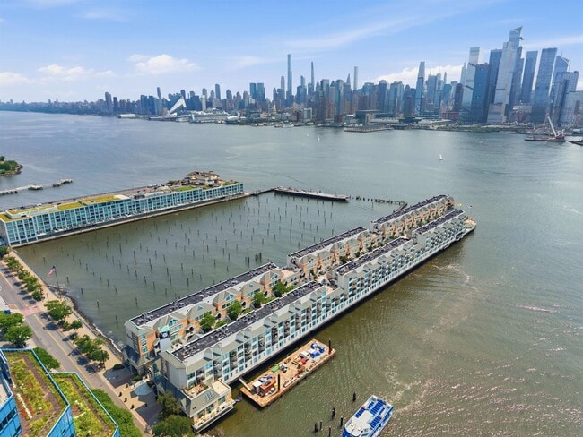 Building Photo - 600 Harbor Blvd