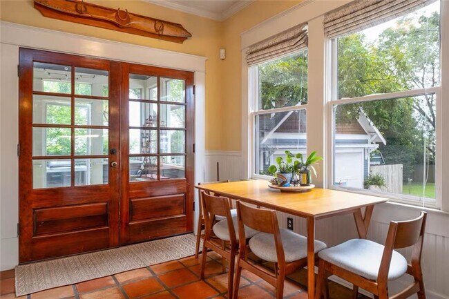 Building Photo - 6 White St NW