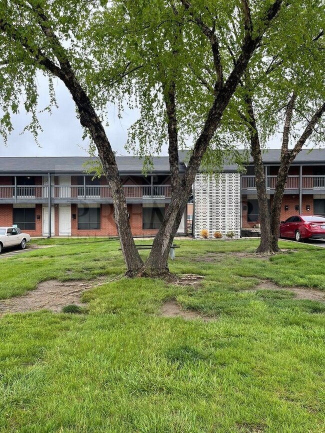 Building Photo - 6043 Barton Ave