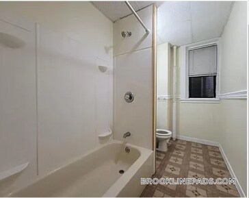 Building Photo - 364 Riverway