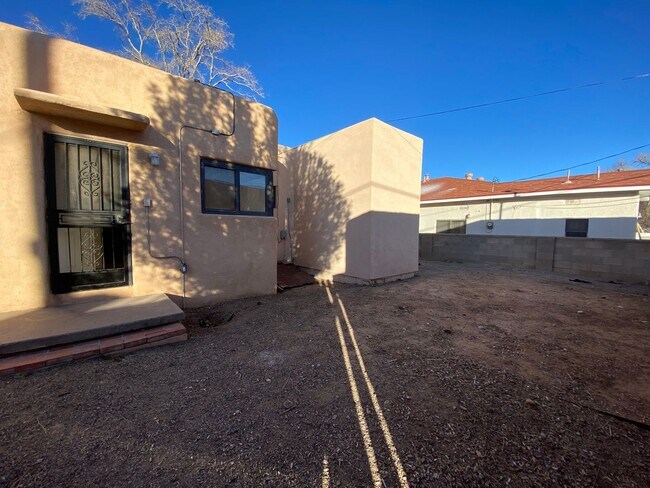 Building Photo - 1200 Stanford Dr NE