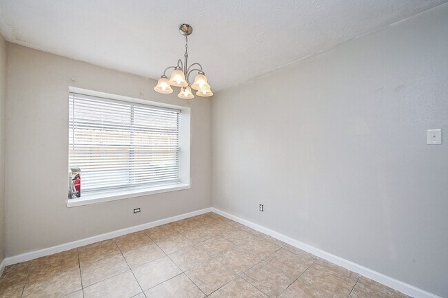 Building Photo - 1114 Blue Diamond Dr