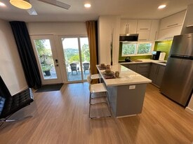 Building Photo - 4298 Avon Dr